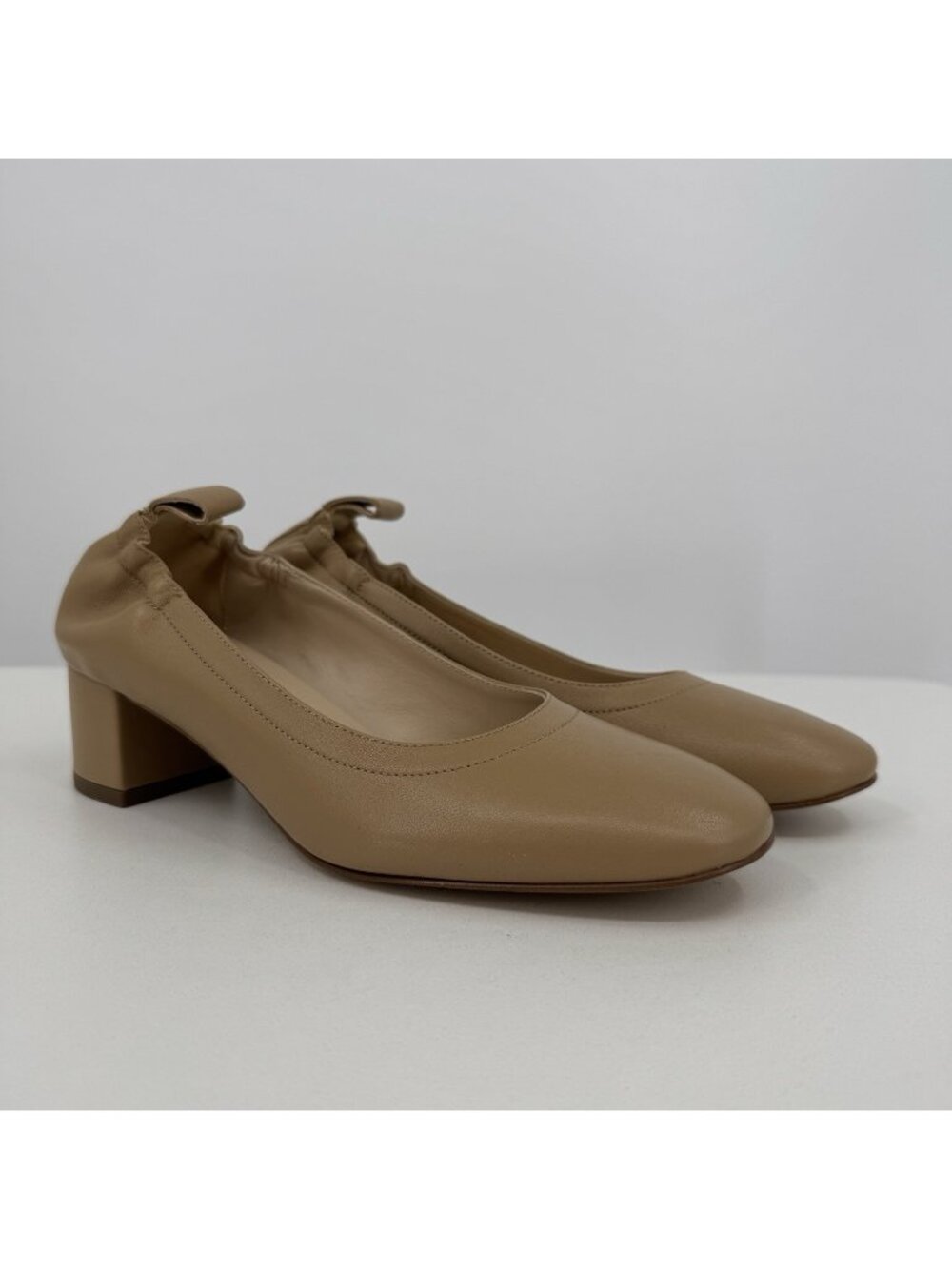 Everlane Italian Leather Day Heel Light Taupe 6 Women's Elastic Back Comfort